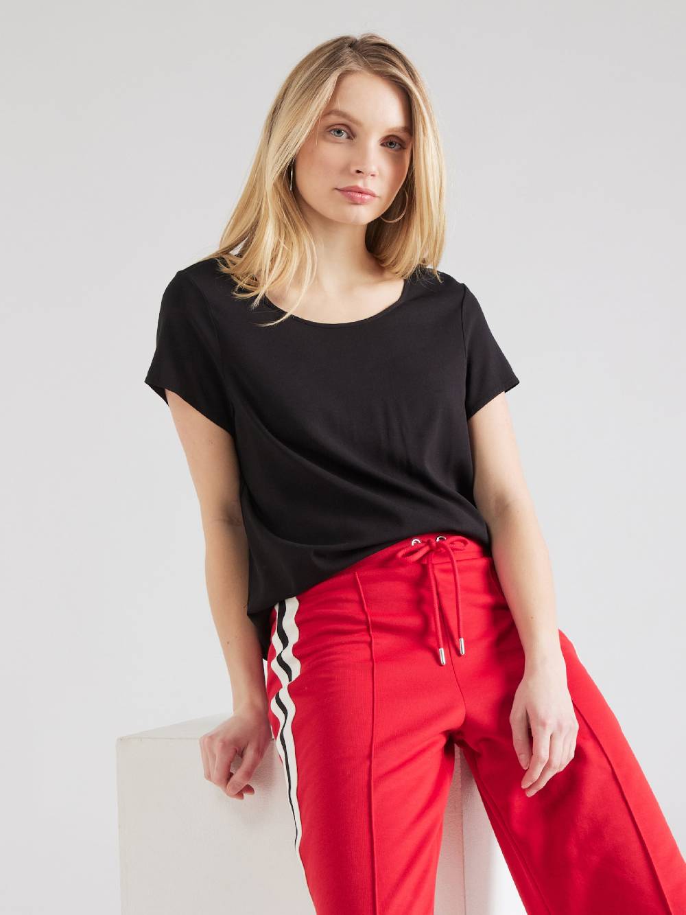 VERO MODA Shirt 'VMBella' in Black Vatertagsangebot