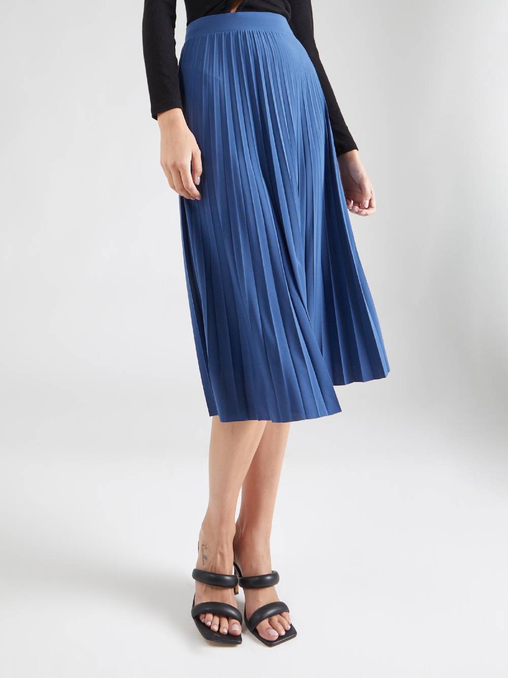 SISTERS POINT Skirt in Dark Blue Hotsell