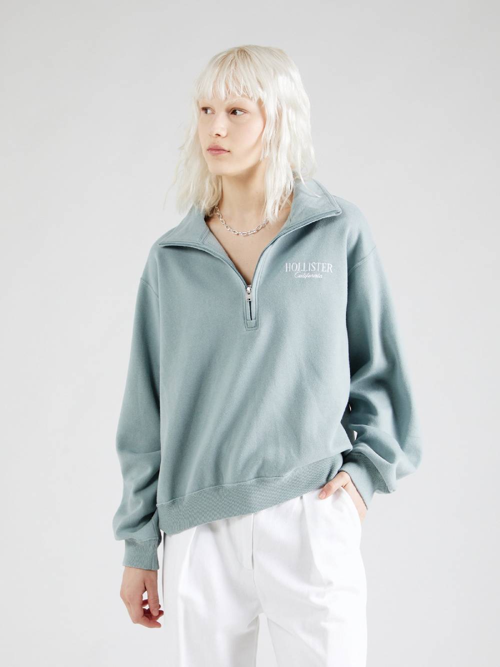 HOLLISTER Sweatshirt in Light Blue Jubiläumsangebot