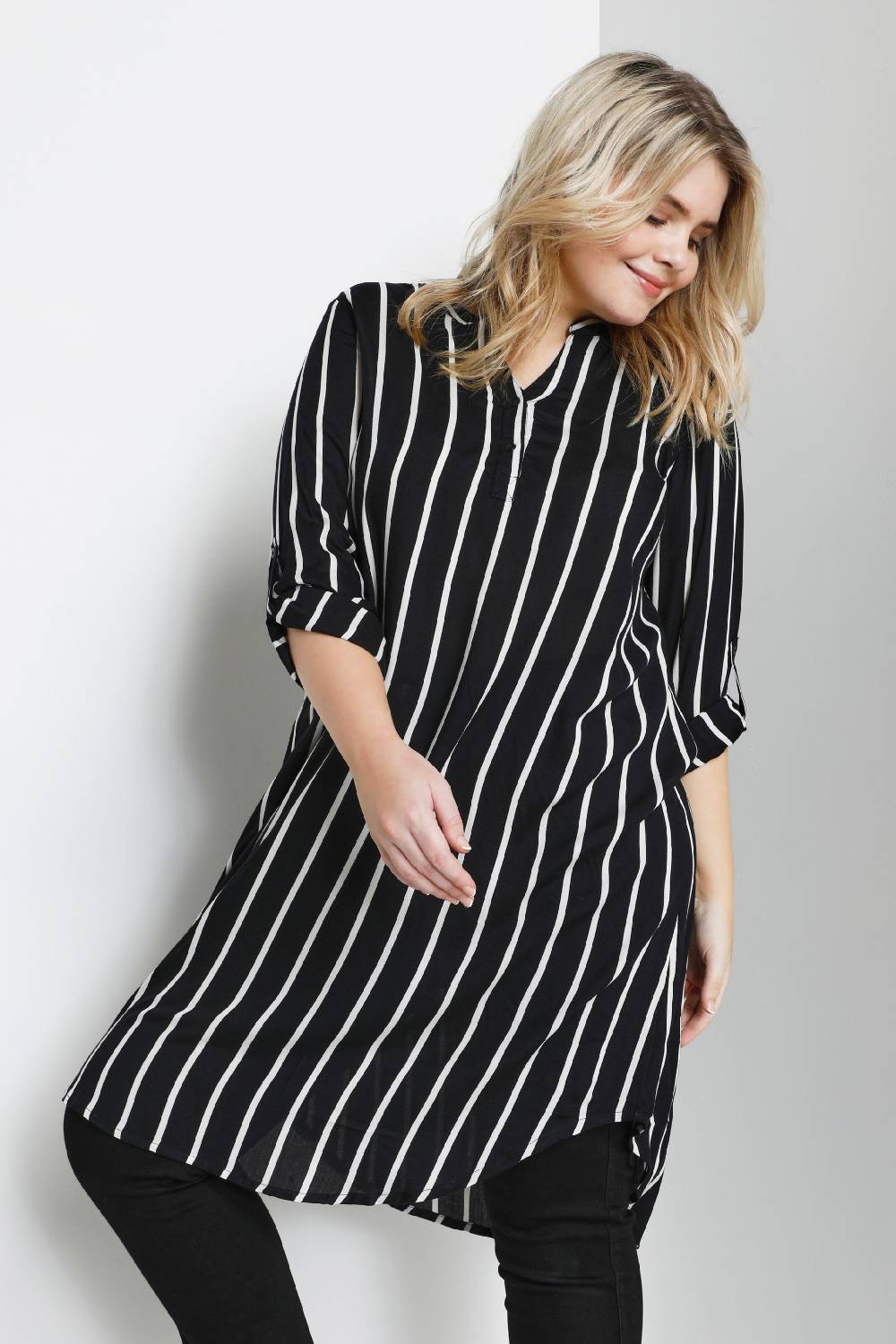 KAFFE CURVE Shirt Dress 'Milana' in Black Lagerräumung