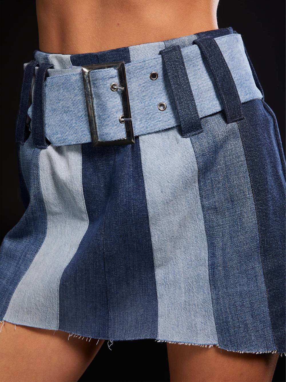 Bella x ABOUT YOU Skirt 'Upcycled' in Blue Begrenztes Angebot