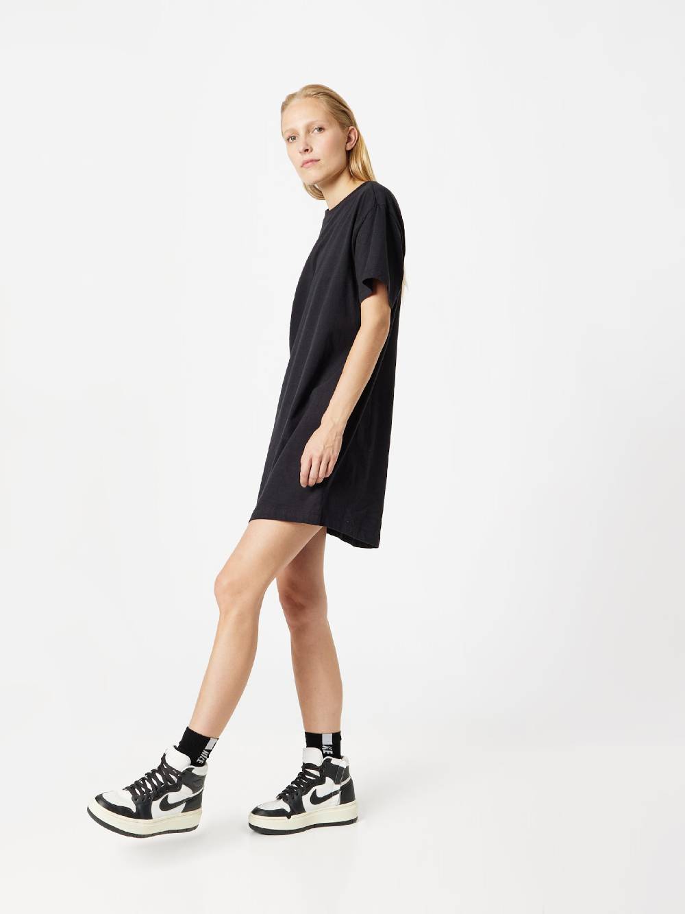 Nike Sportswear Dress 'Essential' in Black im Angebot
