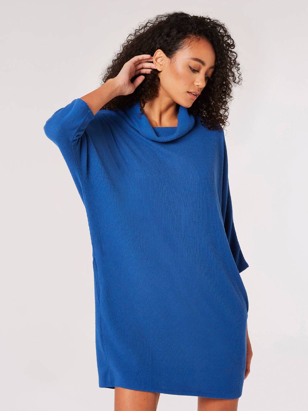 Apricot Knitted dress in Dark Blue Räumungsverkauf
