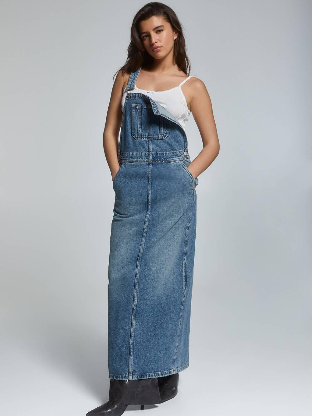 Pull&Bear Overall Skirt in Blue Denim Nur noch ein Tag übrig