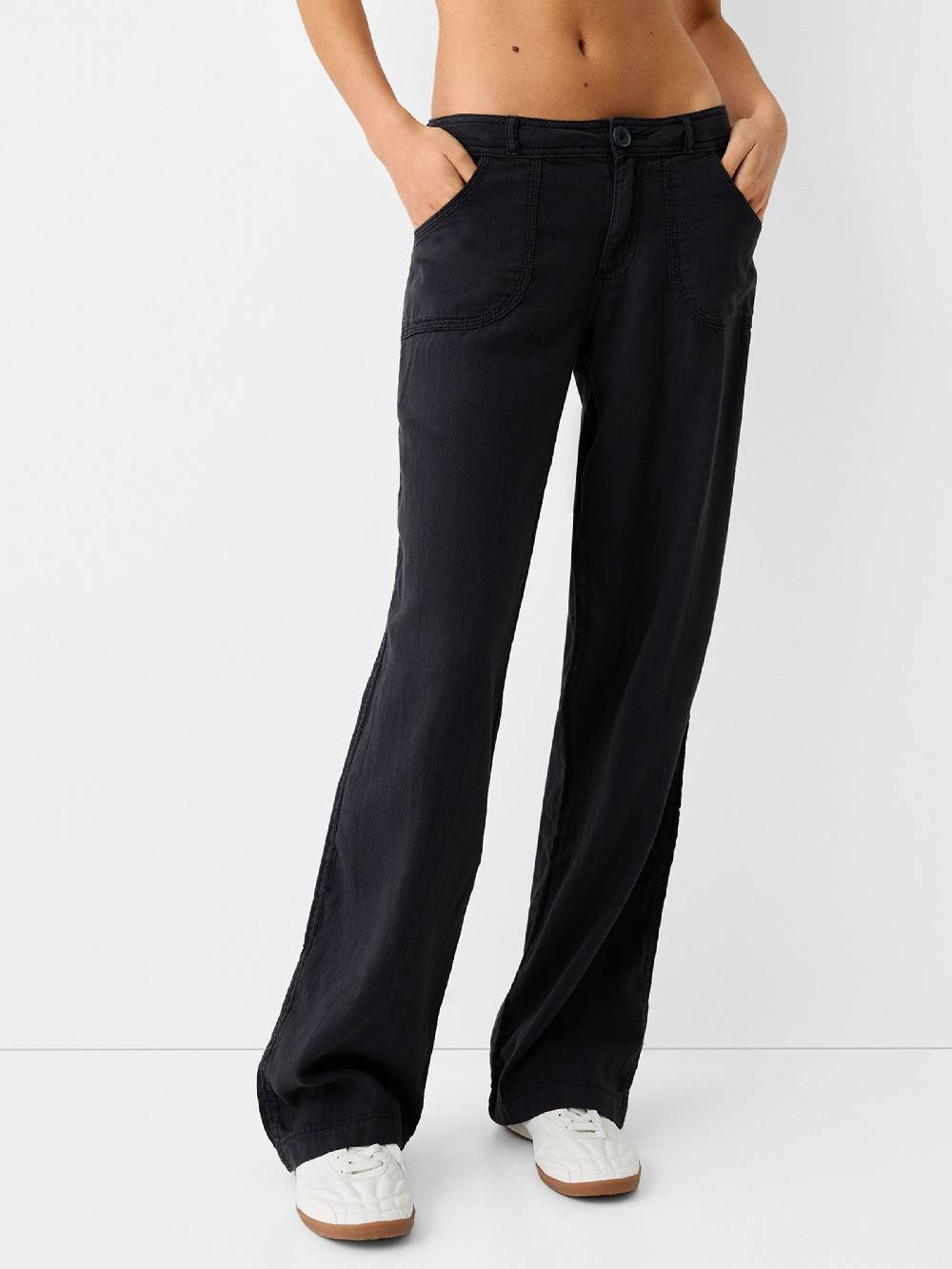 Bershka Loose fit Pants in Black Rabatte dieses Monats