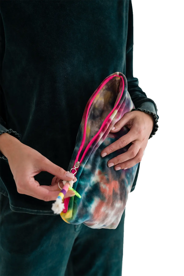 Love Joy Victory POUCH Batik Luce Letzter Tag