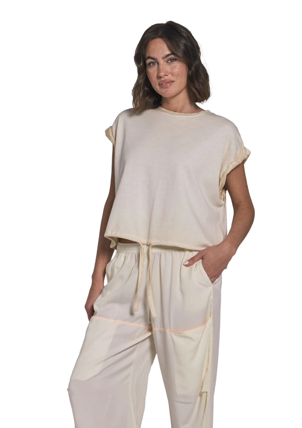 Love Joy Victory Crop T-Shirt Genti Bestseller