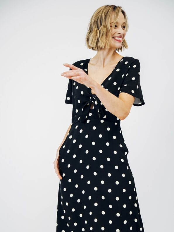 Mademoiselle YéYé Kleid mit Knotendetail aus EcoVero by Lenzing Meist gekauft