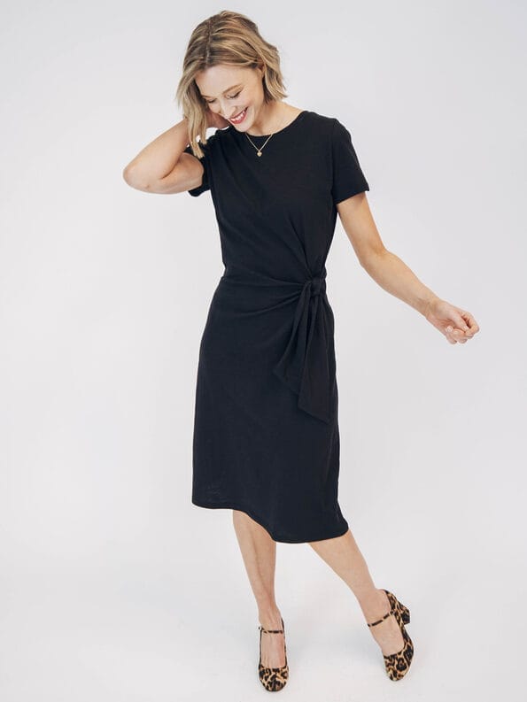 Mademoiselle YéYé Shirtkleid mit Knotendetail aus Bio-Baumwolle Kostenloser Versand