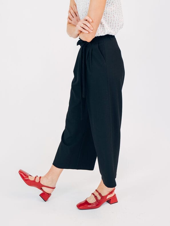 Mademoiselle YéYé Bundfaltenhose mit verkürztem Bein und Bindeband Sonderangebot