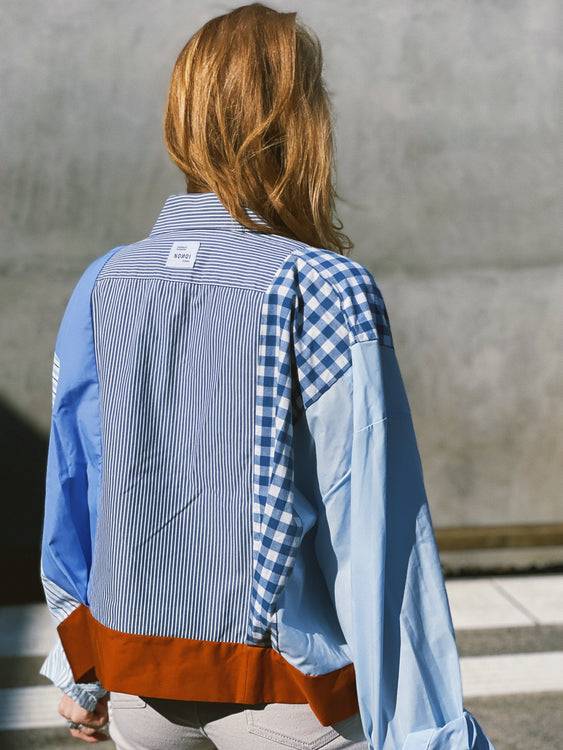 Nonoi Studio Blouson // Blau + Orange // Onesize Letzte 3 Tage