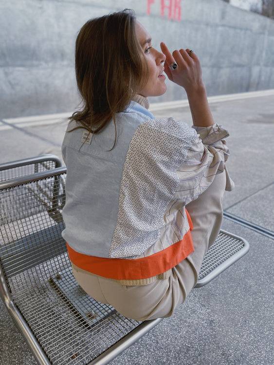 Nonoi Studio Blouson // Hellblau + Orange // Onesize Neueste Stile