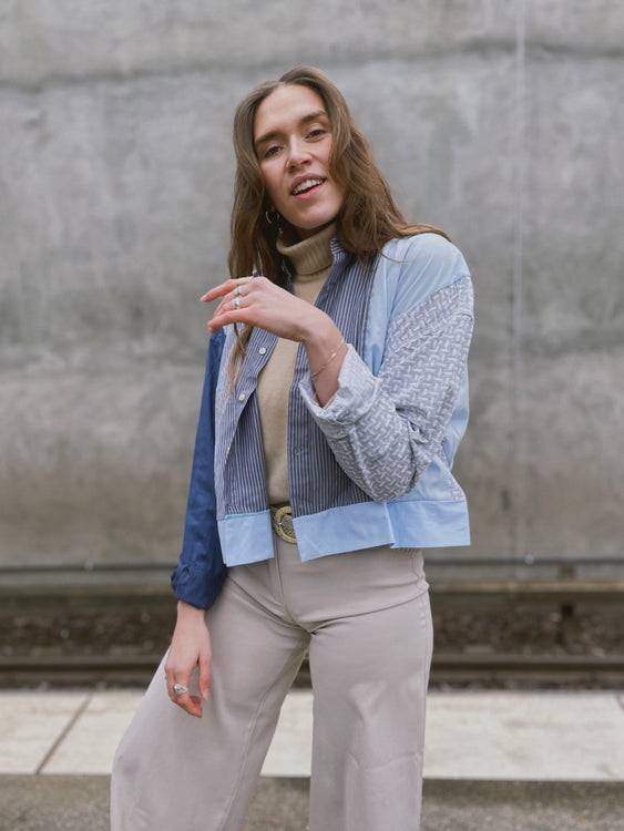 Nonoi Studio Blouson // Hellblau + Grau // Onesize Letzte 2 Tage