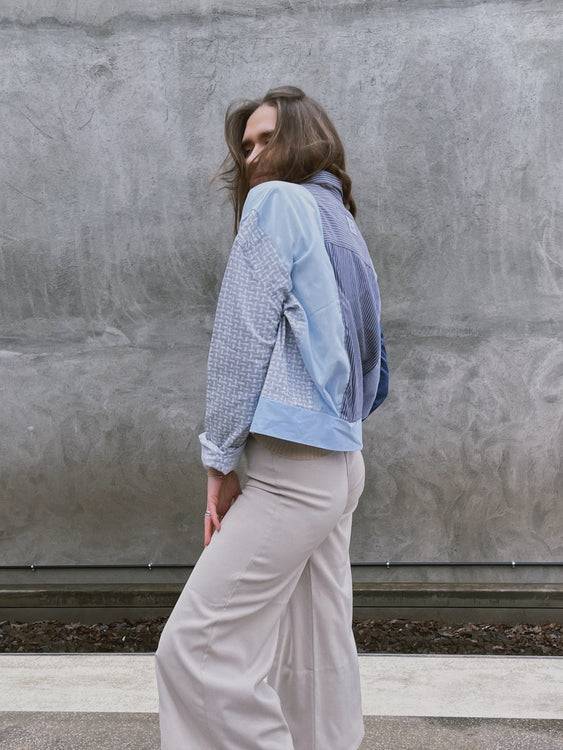 Nonoi Studio Blouson // Hellblau + Grau // Onesize Letzte 2 Tage