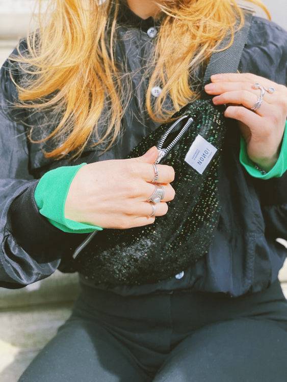 Nonoi Studio Bauchtasche BENJA // Schwarz + Glitzer 2025