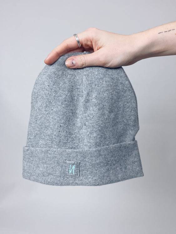 Nonoi Studio GRAUE MÜTZE "AUCKLAND" AUS KASCHMIR // UNISEX Fabrikverkauf