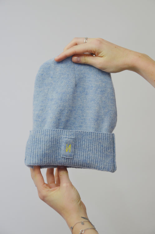 Nonoi Studio HELLBLAUE MÜTZE " GERA" AUS WOLLE Fabrik Onlineshop