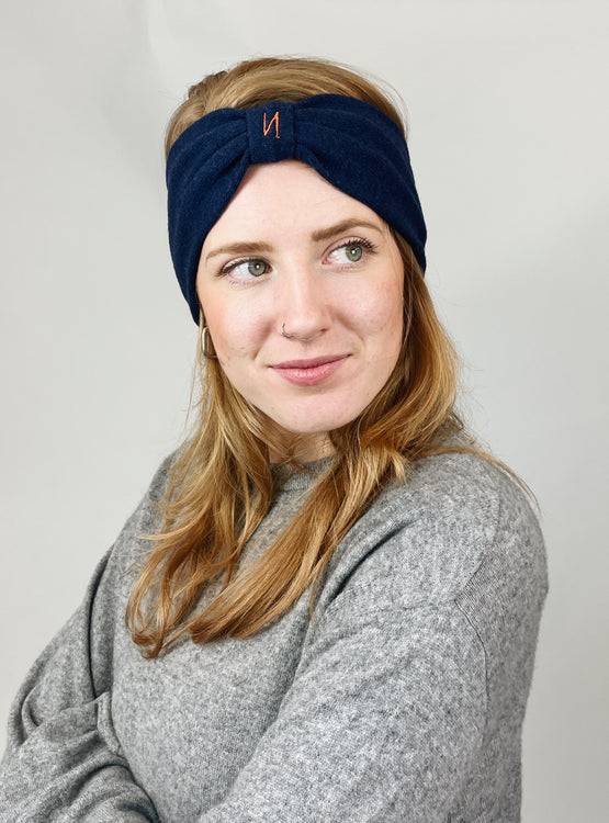 Nonoi Studio STIRNBAND "HUIBI" DUNKELBLAU // WOLLE Flash Sale