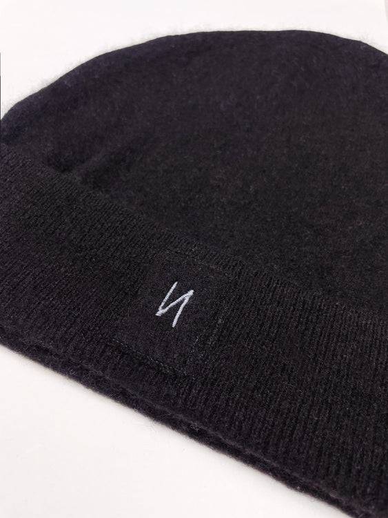 Nonoi Studio SCHWARZE MÜTZE "GENF" AUS KASCHMIR // UNISEX Begrenztes Angebot