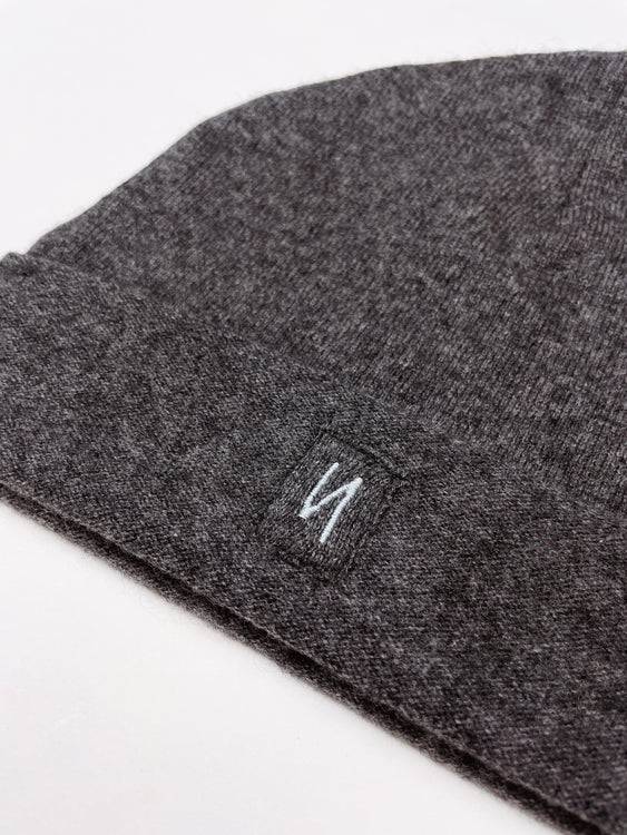 Nonoi Studio MÜTZE GRAU "TOKYO" AUS KASCHMIR // UNISEX Zeitlich begrenztes Angebot