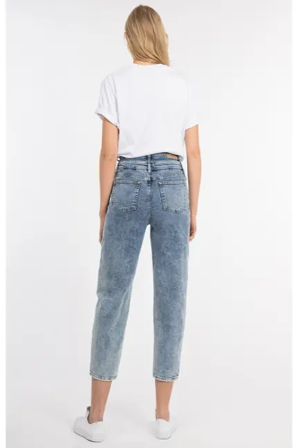 Recover Pants Relaxed-Jeans Cathy in BLEACHED Artikelnummer REC-13424-4279-122 Black Friday Preise