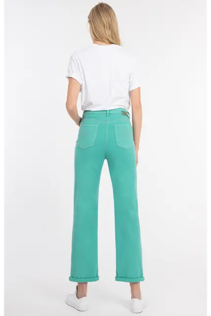 Recover Pants Straight-Jeans Hazel in TÜRKIS Artikelnummer REC-13373-01-4247-549 Auslauf
