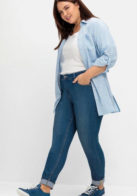 sheego Schmale Jeans mit Kontrastnähten - blue Denim sheego Bis zu 55% Rabatt