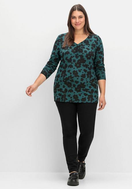 sheego Langarmshirt mit Blumendruck und V-Ausschnitt - tiefgrün gemustert sheego Begrenzte Freigabe