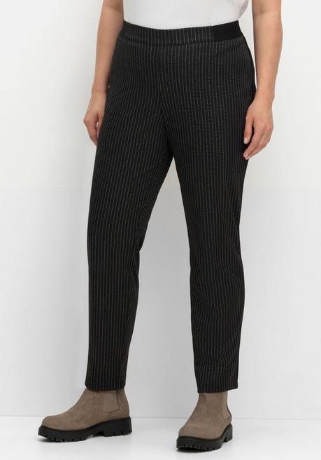 sheego Schmale Hose mit grafischem Muster und Stretchbund - schwarz gestreift sheego Nur noch ein Tag übrig