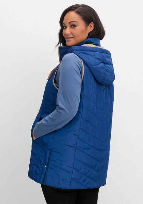 sheego Steppweste mit Kapuze und Kontrastdetails - royalblau sheego Sonderangebot