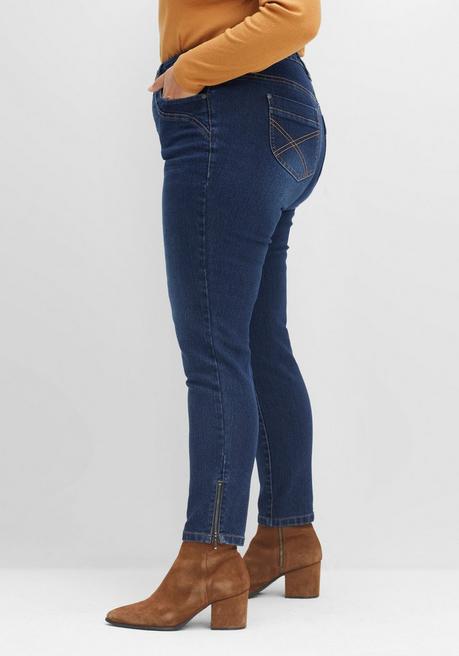 sheego Schmale Jeans mit Zippern am Saumabschluss - dark blue Denim sheego Bis zu 60% Rabatt