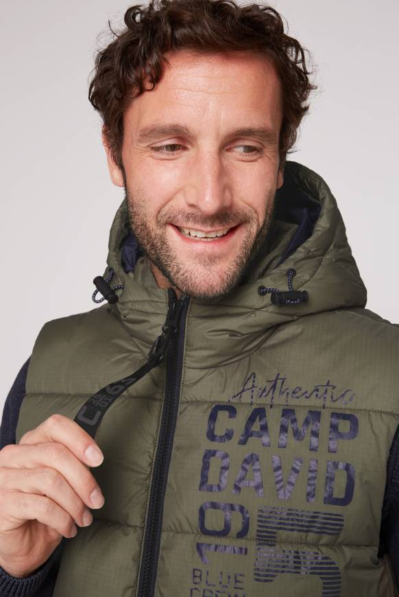 Soccx Steppweste mit Kapuze und Rücken-Print medium khaki Cyber Monday