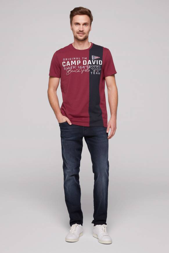 Soccx T-Shirt mit Color-Blocking und Artwork burgundy Kostenlose Rückgabe