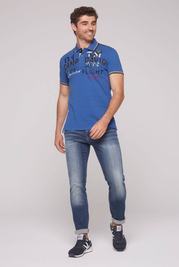 Soccx Pikee-Polo mit Label-Applikationen strong blue Günstiger Verkauf