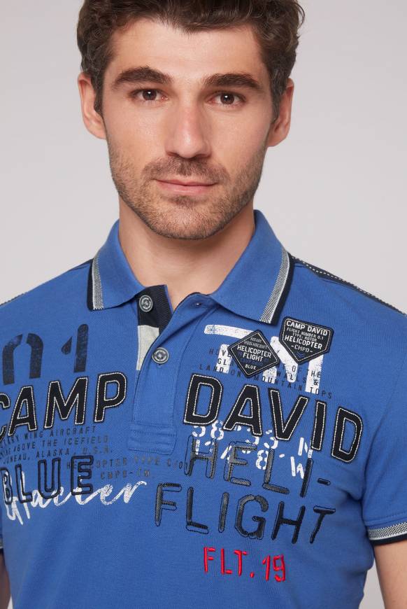 Soccx Pikee-Polo mit Label-Applikationen strong blue Günstiger Verkauf