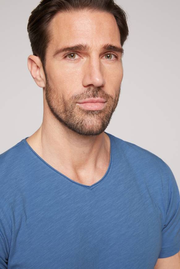 Soccx Basic T-Shirt V-Neck mit Used-Kante sky blue Fabrik Onlineshop