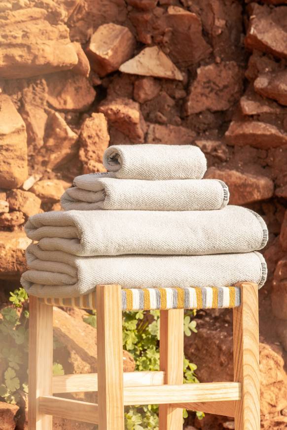Soccx Badehandtuch mit Logo-Saum 70 x 140 cm natur Top Angebot
