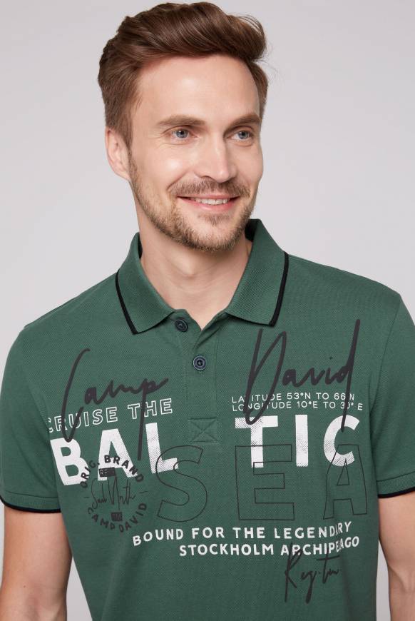 Soccx Poloshirt aus Pikee mit Rubber Print dark green zollfrei