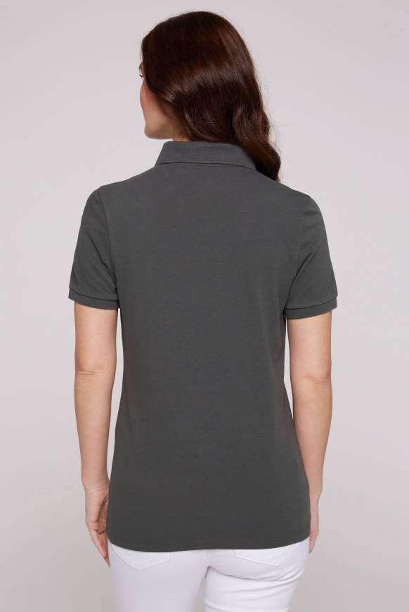 Soccx Kurzarmpolo aus Pikee mit Logo Print ash Exklusivangebot
